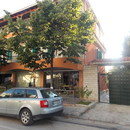 Elvin Apartments ซารานเดอ ภายนอก รูปภาพ